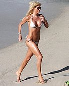 Celebs in Sexy Bikini - Victoria Silvstedt