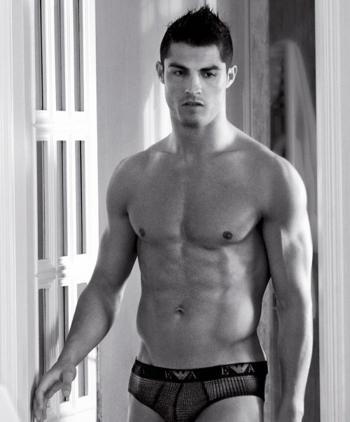 Sizzling hot photos of Cristiano Ronaldo in various sexy undies