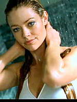 Paparazzi pics of Denise Richards flaunting her hot swimsuit body