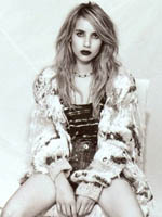 Beautiful and lovely Emma Roberts shows off her slim sexy curves