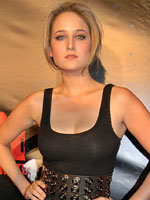 Beautiful tits of the curvaceous and sexy Leelee Sobiesky
