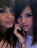 Hot-sexy-celeb-paparazzi-shootings-Selena-Gomez